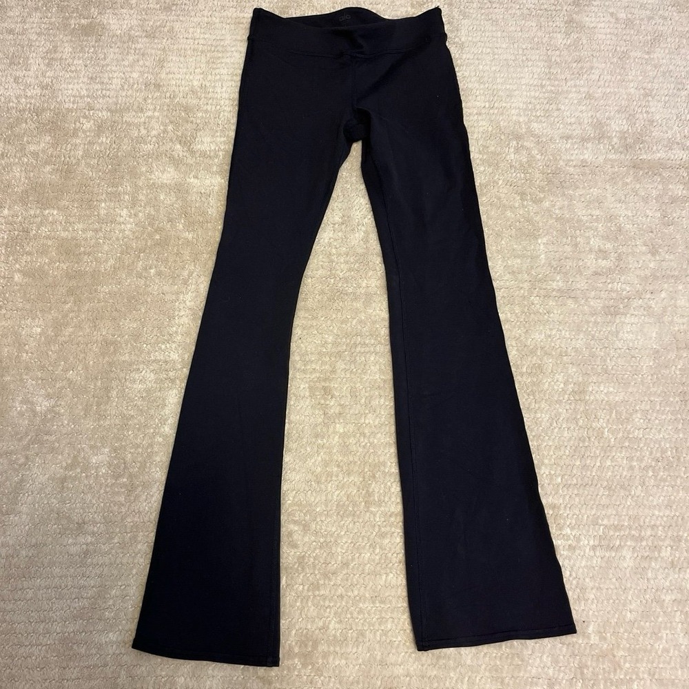 Alo yoga flare leggings black in color size small